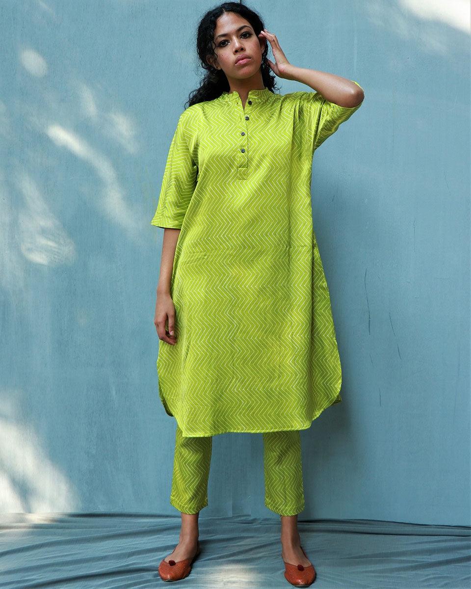 Parveen Mashru Silk Kurta (Set Of 2) -Saahiba - Image 3