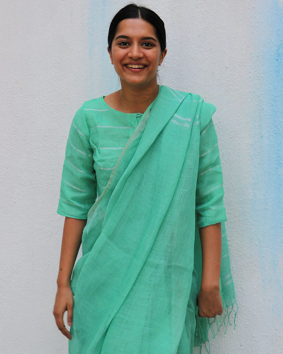 Seafoam Breeze Handwoven Linen Saree - Everyday Beautiful - Image 4