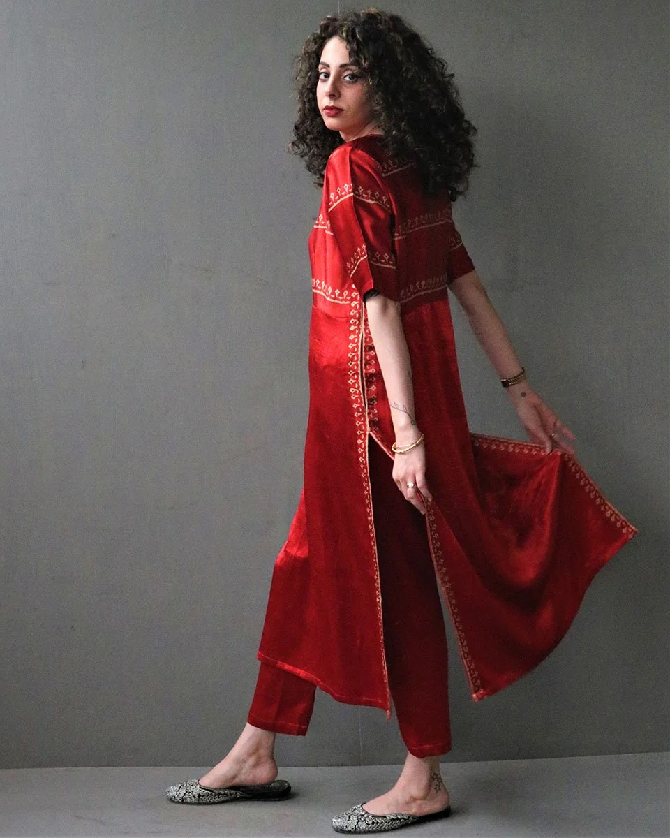 Rubahii Handprinted Mashru Silk Kurta Set - Image 4
