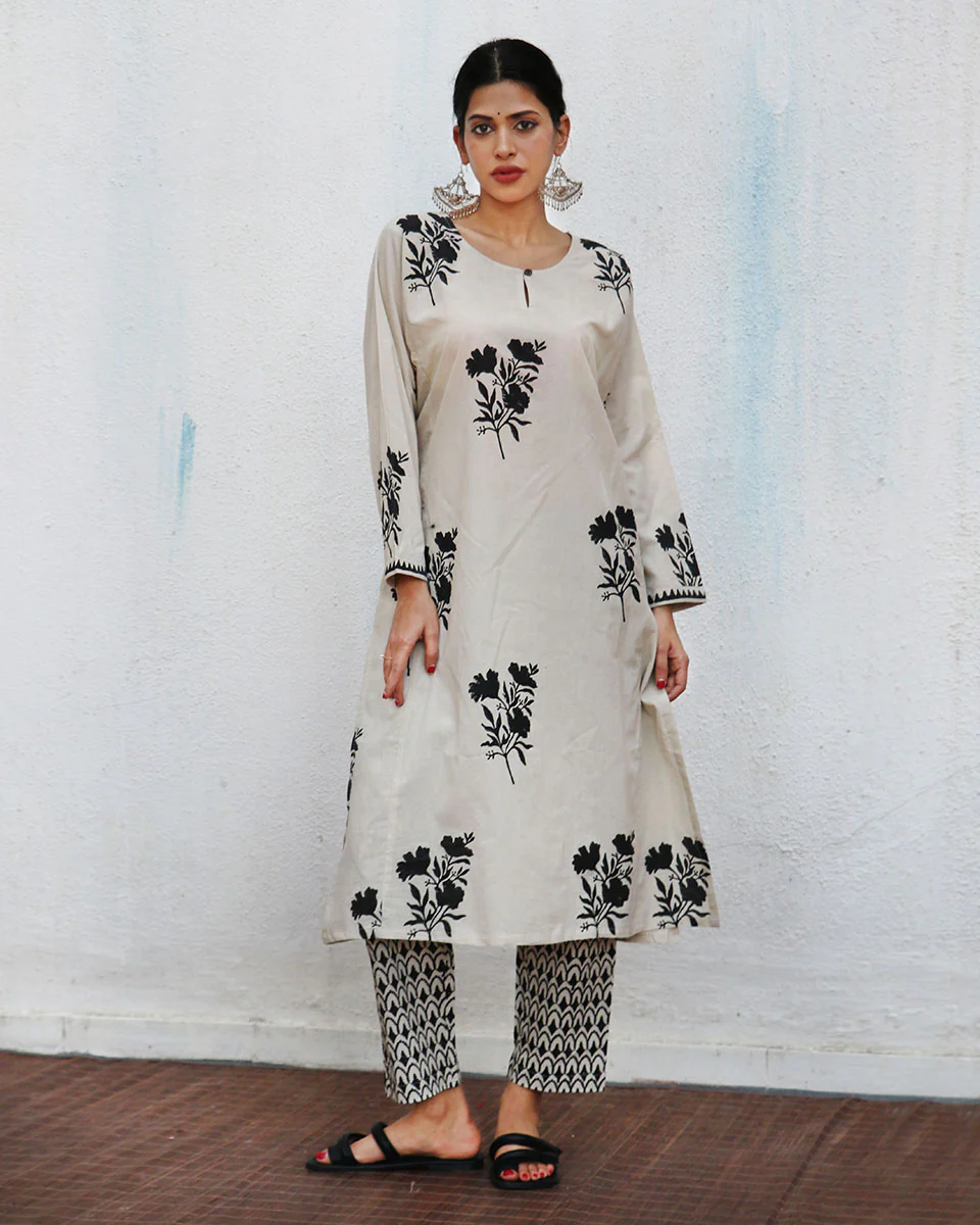 Saira Block printed Kurta Set - NOMAD - Image 4