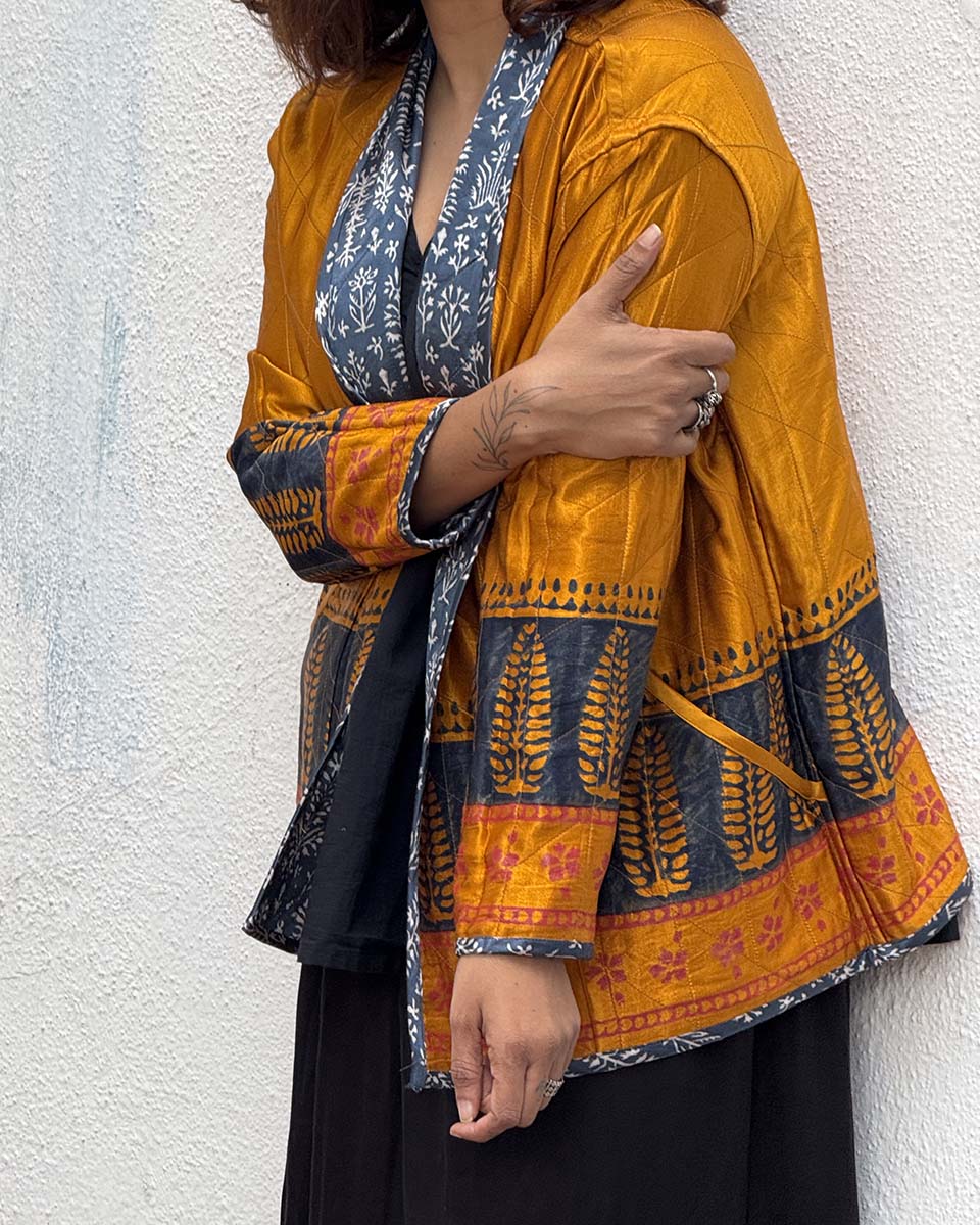 Softember Mashru Silk Reversible Quilted Jacket - Image 4