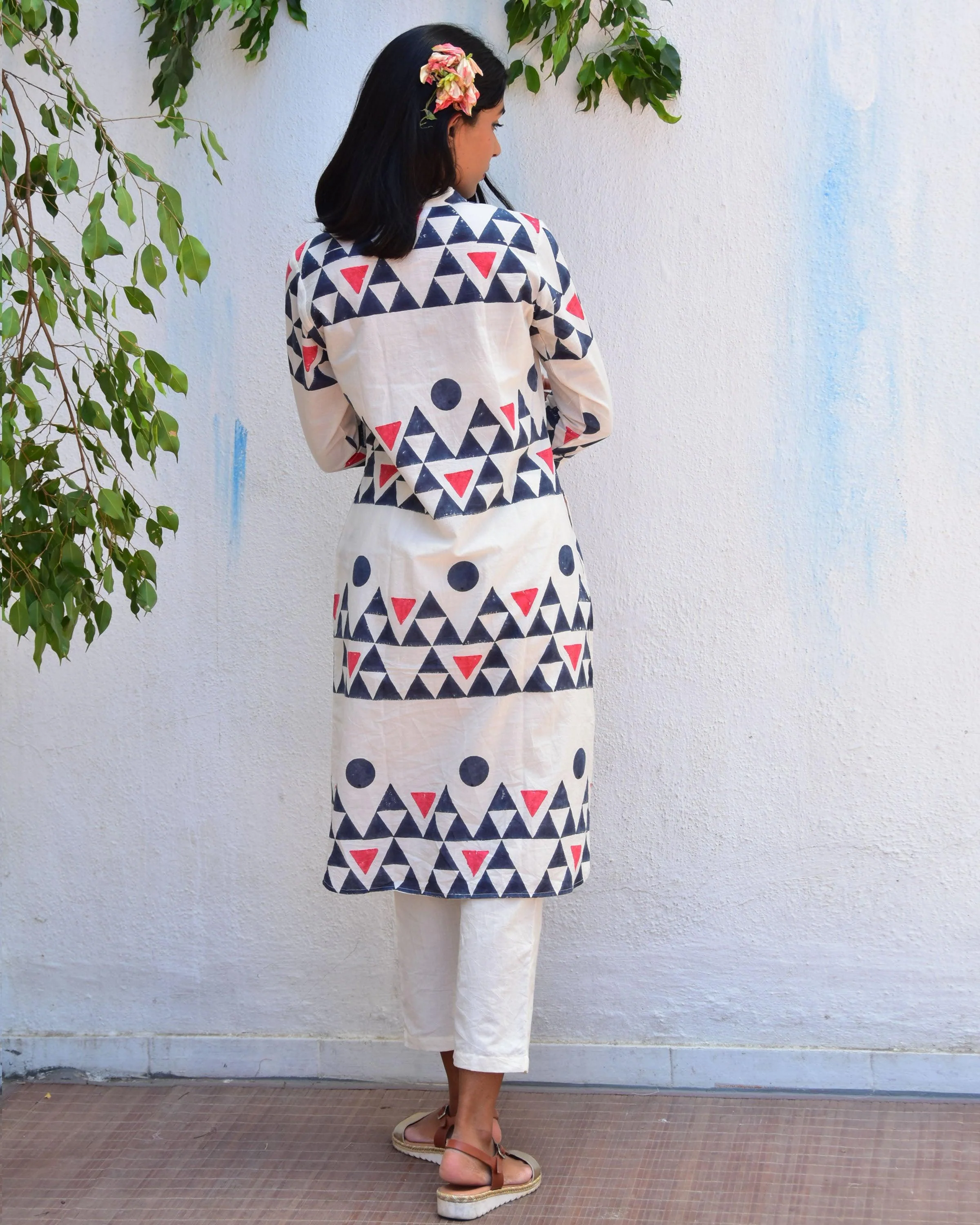 White Handblockprinted Cotton Kurta Set - Vnmn - Image 7
