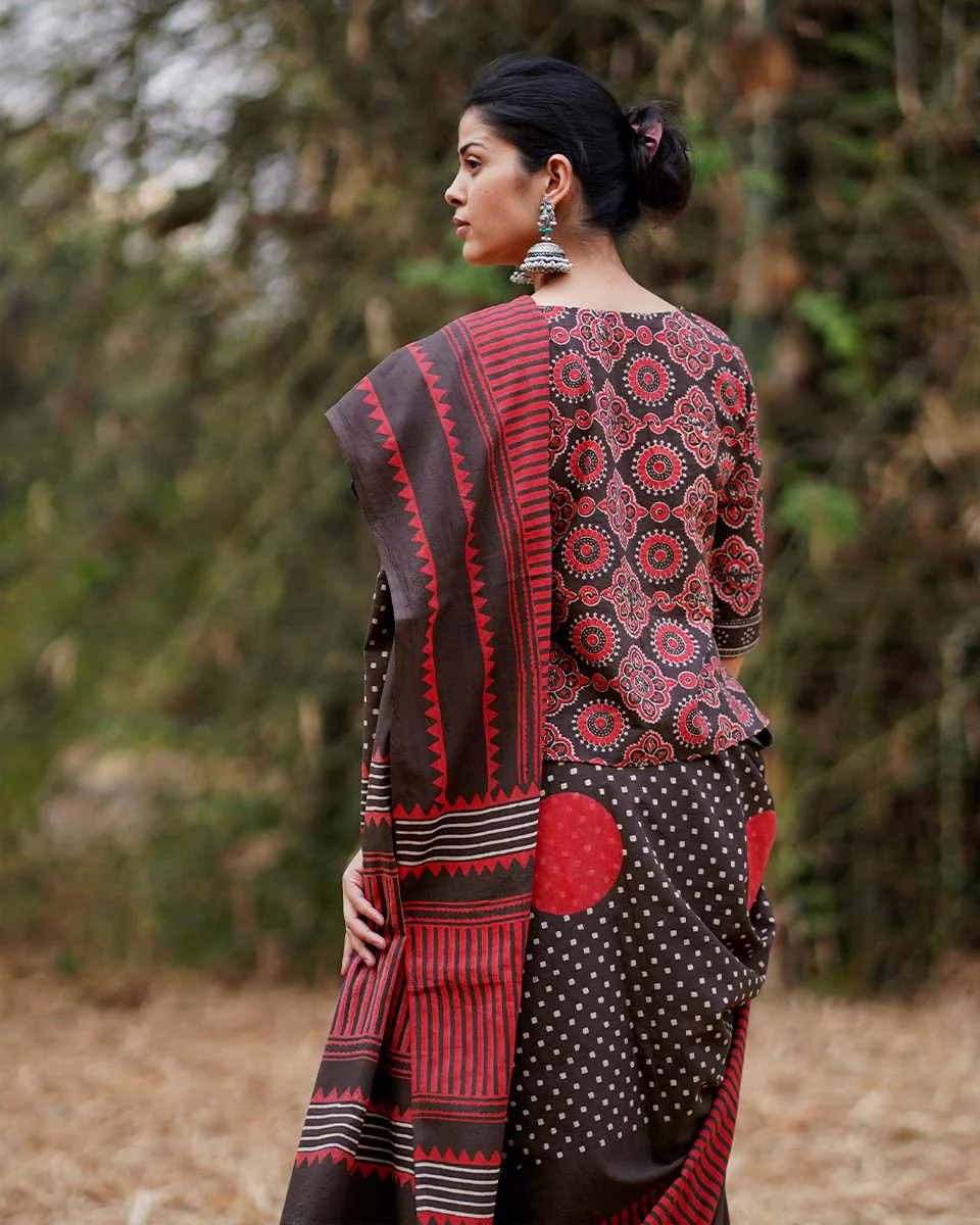 Suraj Ki Baahon Mein Brown Hand Block Printed Cotton Saree - WW - Image 4