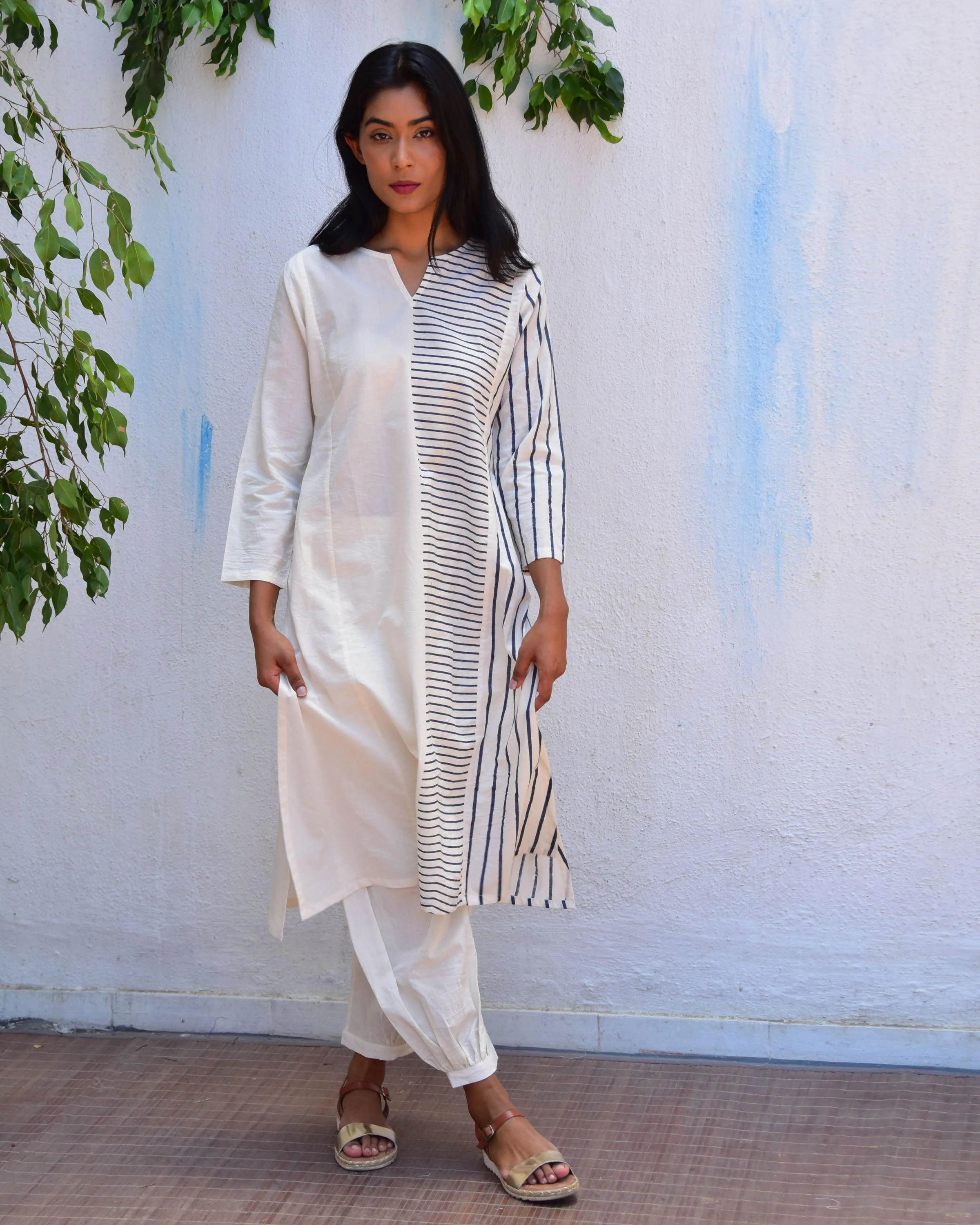 Vanilla Sky Handblockprinted Cotton Kurta Set - Vnmn - Image 4