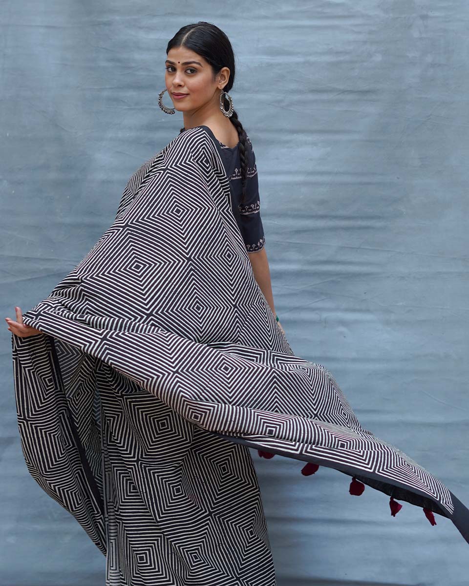 Vintage Muse Black & White Handblock Print Cotton Saree - MIS - Image 12