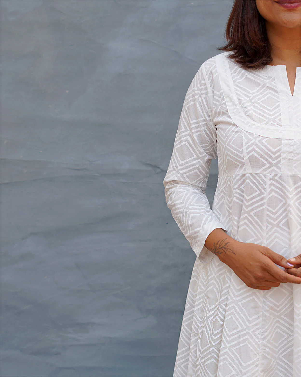 White Wave Handblock Print Cotton Kurta - Safed - Image 4