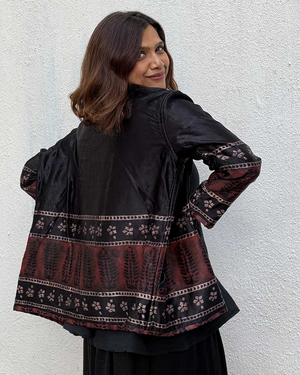 Willow Wrap Mashru Silk Reversible Quilted Jacket - Image 6
