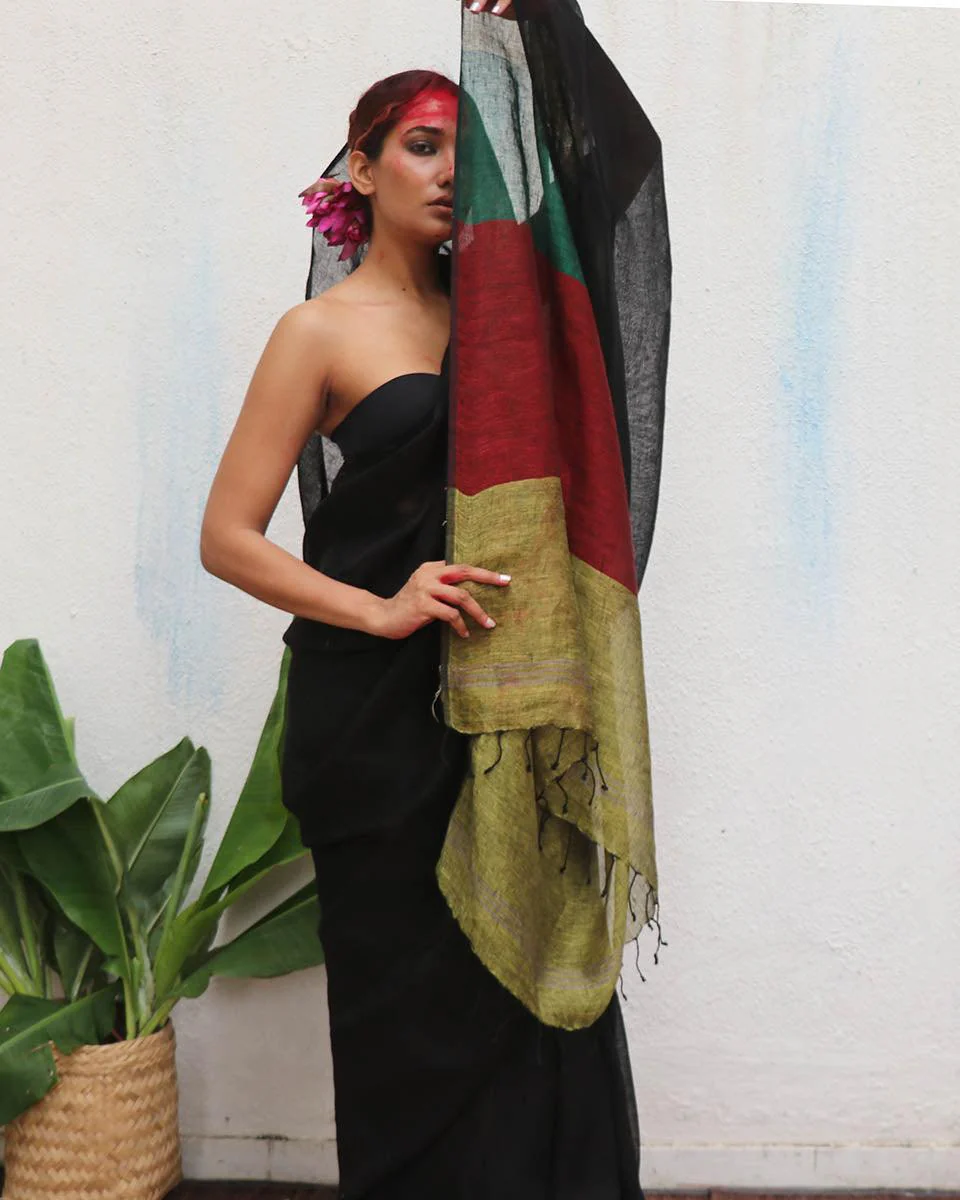 Yogini Black Handwoven Linen Saree - Kaali - Image 11